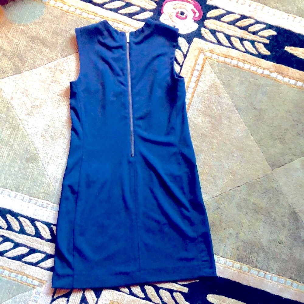 Dress - Picture 3 of 4